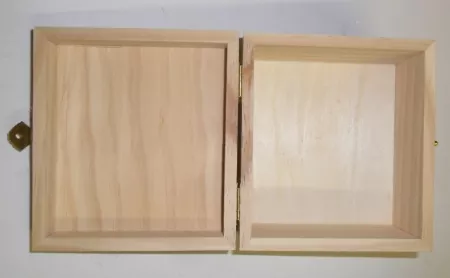 Holzbox mit Verschluß