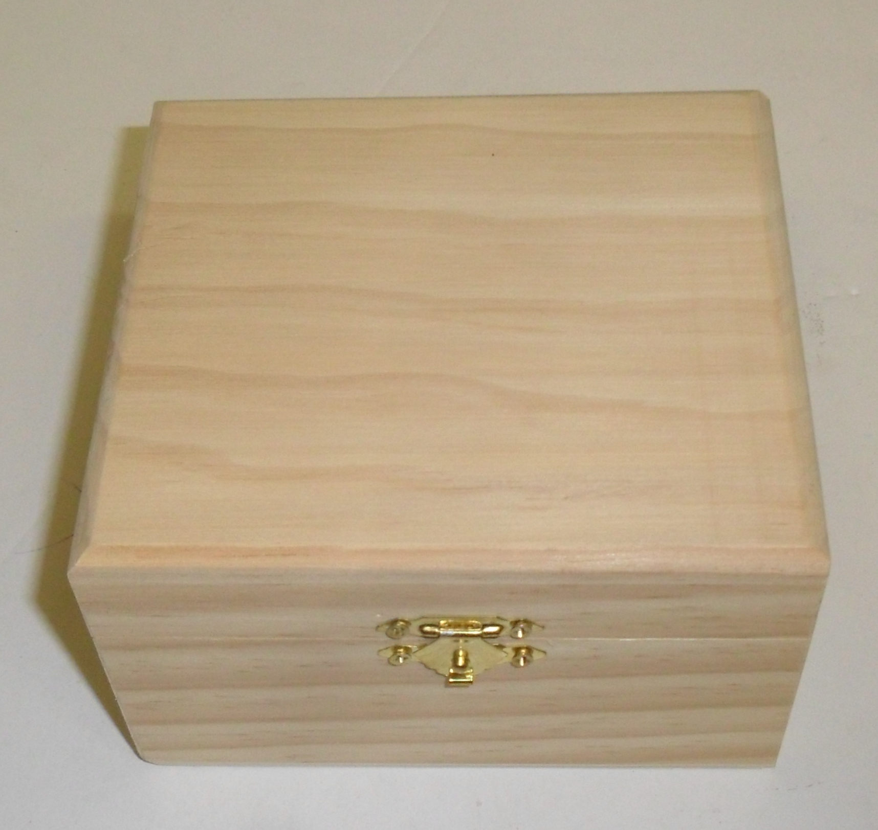 Holzbox mit doppelten Boden - Geheimversteck Kiste